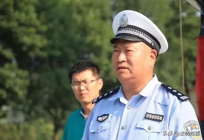 炎炎夏日送清凉关怀暖人心,炎炎夏日送清凉丝丝关爱入心田