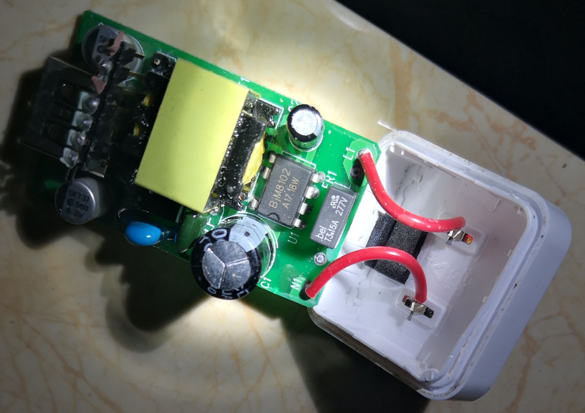 山寨也越来越舍得花成本了！拆解一个高仿的山货OPPO充电头