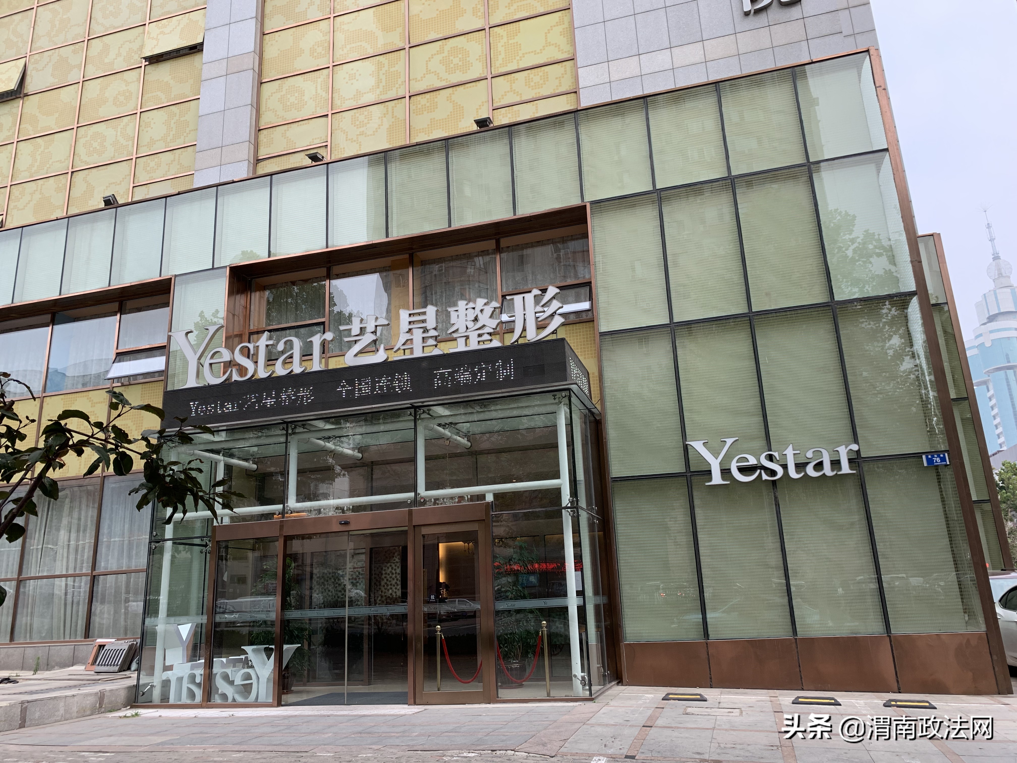 深圳南山女子隆胸呼吸心跳骤停,40岁女子隆胸后昏迷