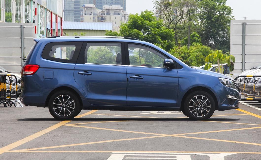 国产车搭载三菱发动机的mpv,销量好的国产七座的mpv