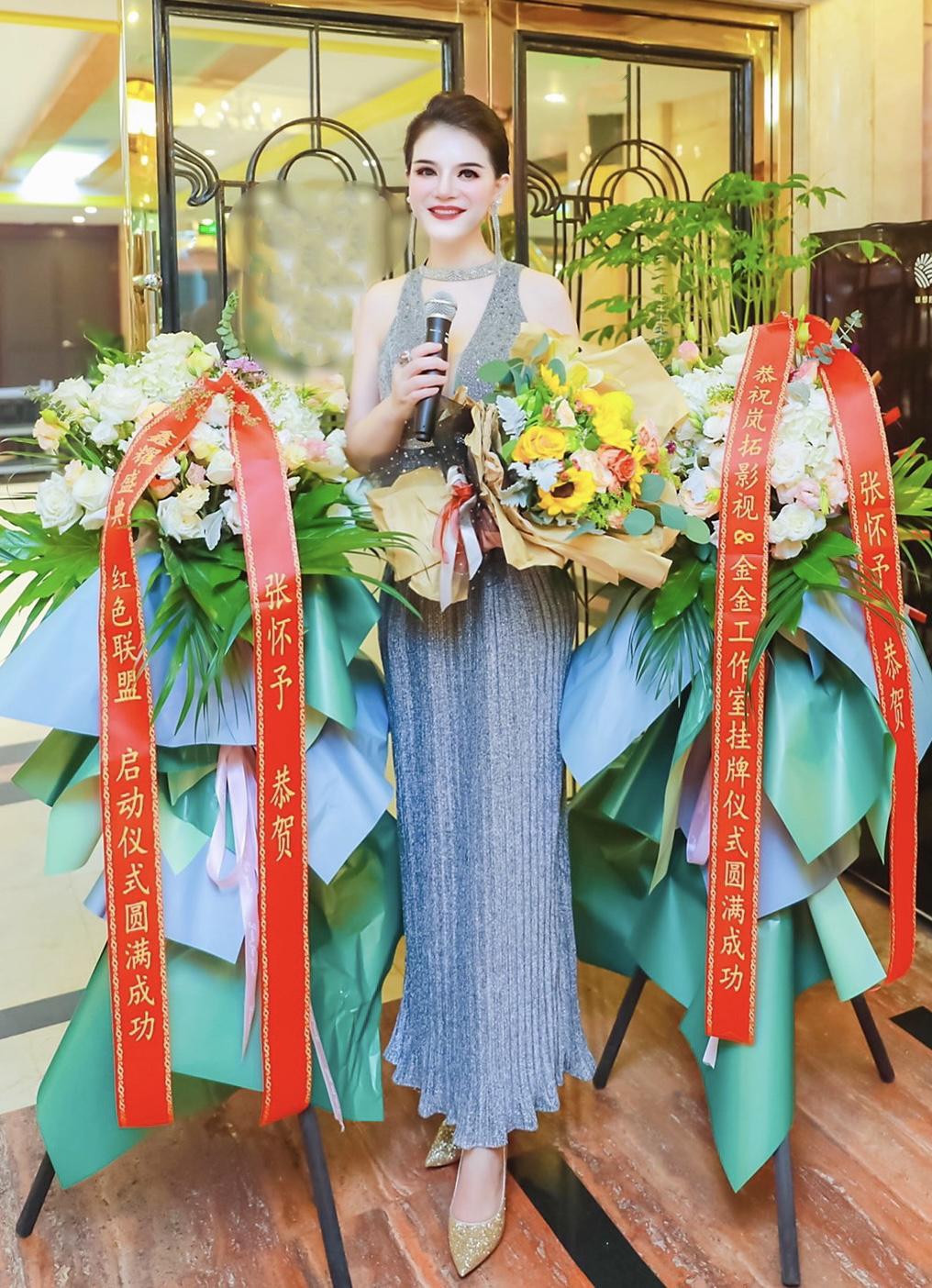 贾树枚部长、赵耀扬主任现场加持岚拓影视暨金金工作室成功挂牌