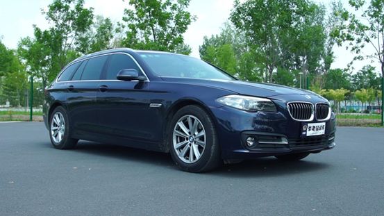 2022宝马5系瓦罐旅行版手动,30万左右宝马5系瓦罐