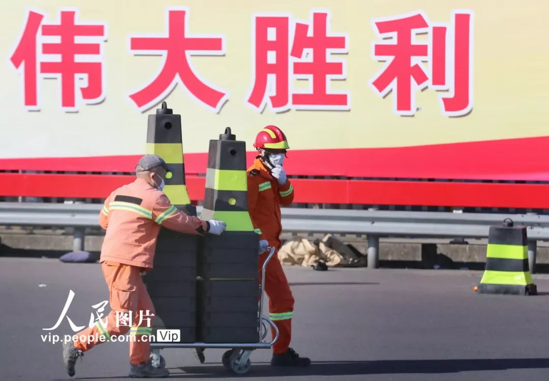 战疫中的40个瞬间,战疫二十四小时纪录片感悟