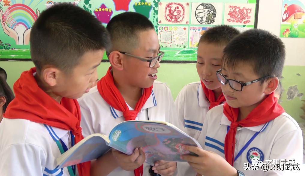 石培昊和民勤的小学生,孝心少年石培昊的事迹