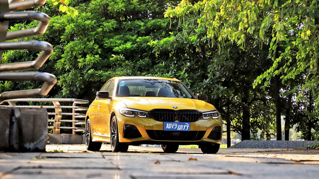 2022款宝马325i曜夜版试驾视频,车评宝马320i