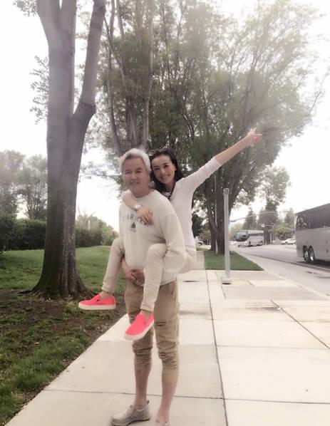 张庭50岁越活越潇洒,张庭50岁活成18岁让人羡慕的模样