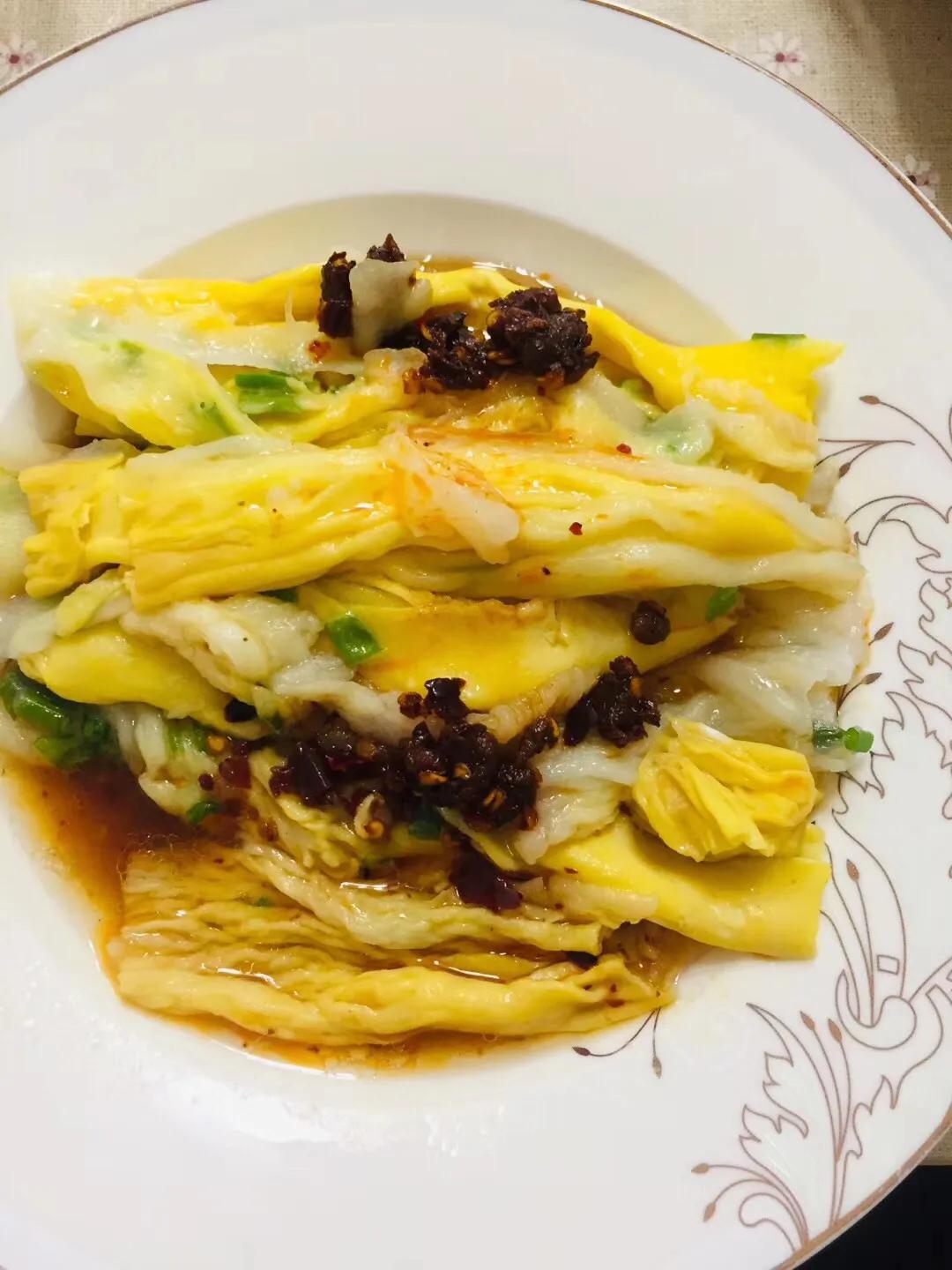 教你在家做广东肠粉2分钟学会,自制肠粉美好的一天从吃早餐开始