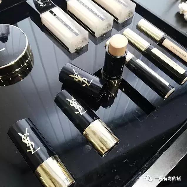 雅诗兰黛粉底液最好的一款,雅诗兰黛粉底液经典款