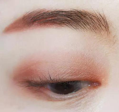 亮色眼影颜色搭配和画法美炸天,眼影画法新手亮色系列