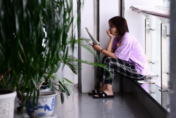 民*本科办**学费颇高，教育相关部门不管理，原因反而是为学生好