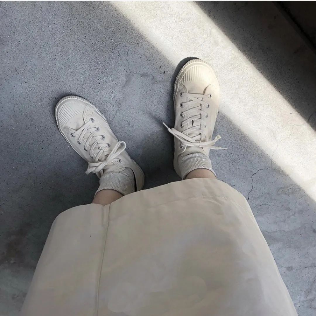 今年流行的帆布鞋品牌,今年流行的帆布鞋颜色学生