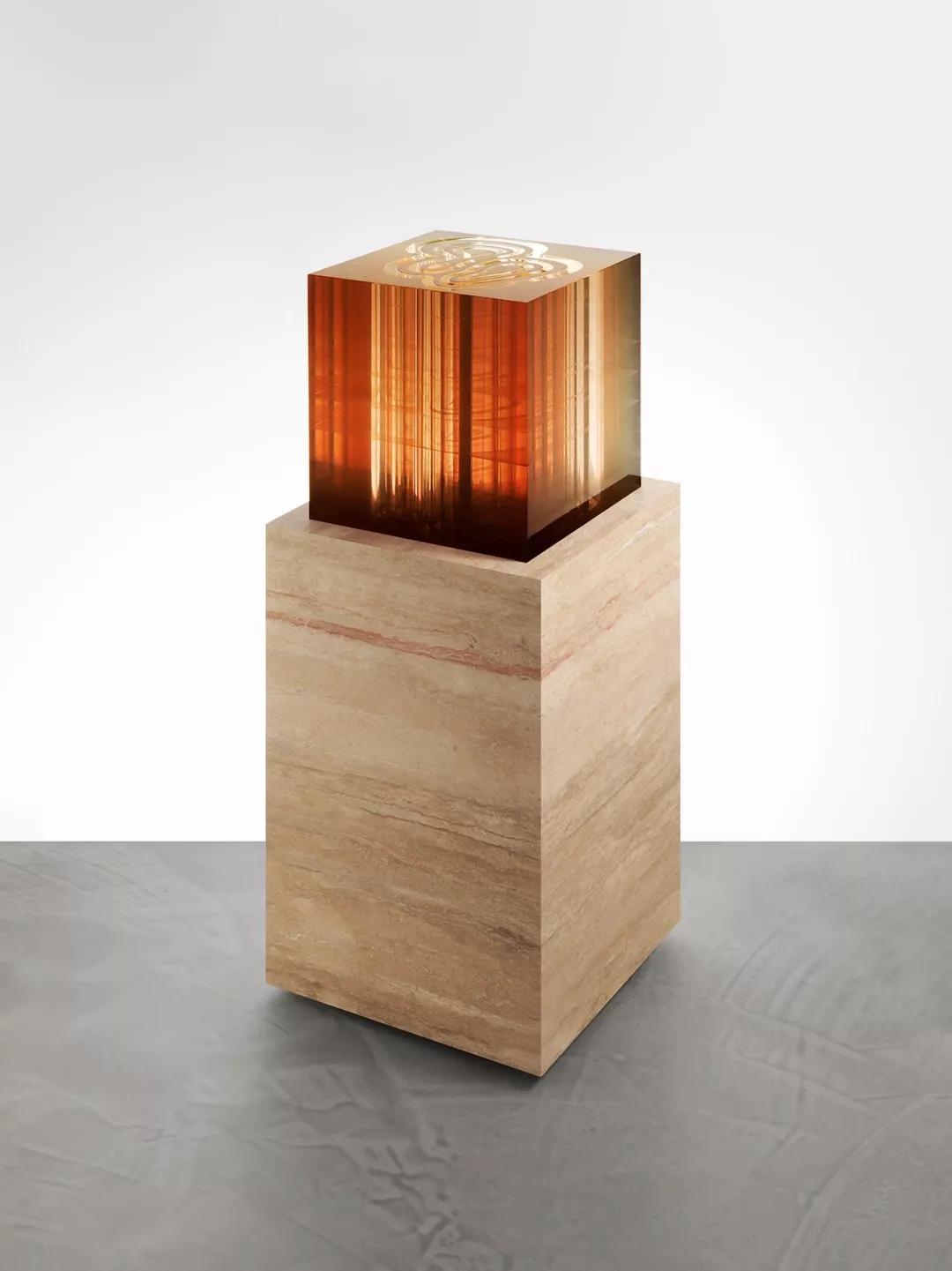 fendi秀场许愿池,fendi的设计灵感