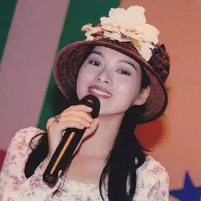 阿朱刘锦玲回眸瞬间,刘锦玲阿朱有多经典