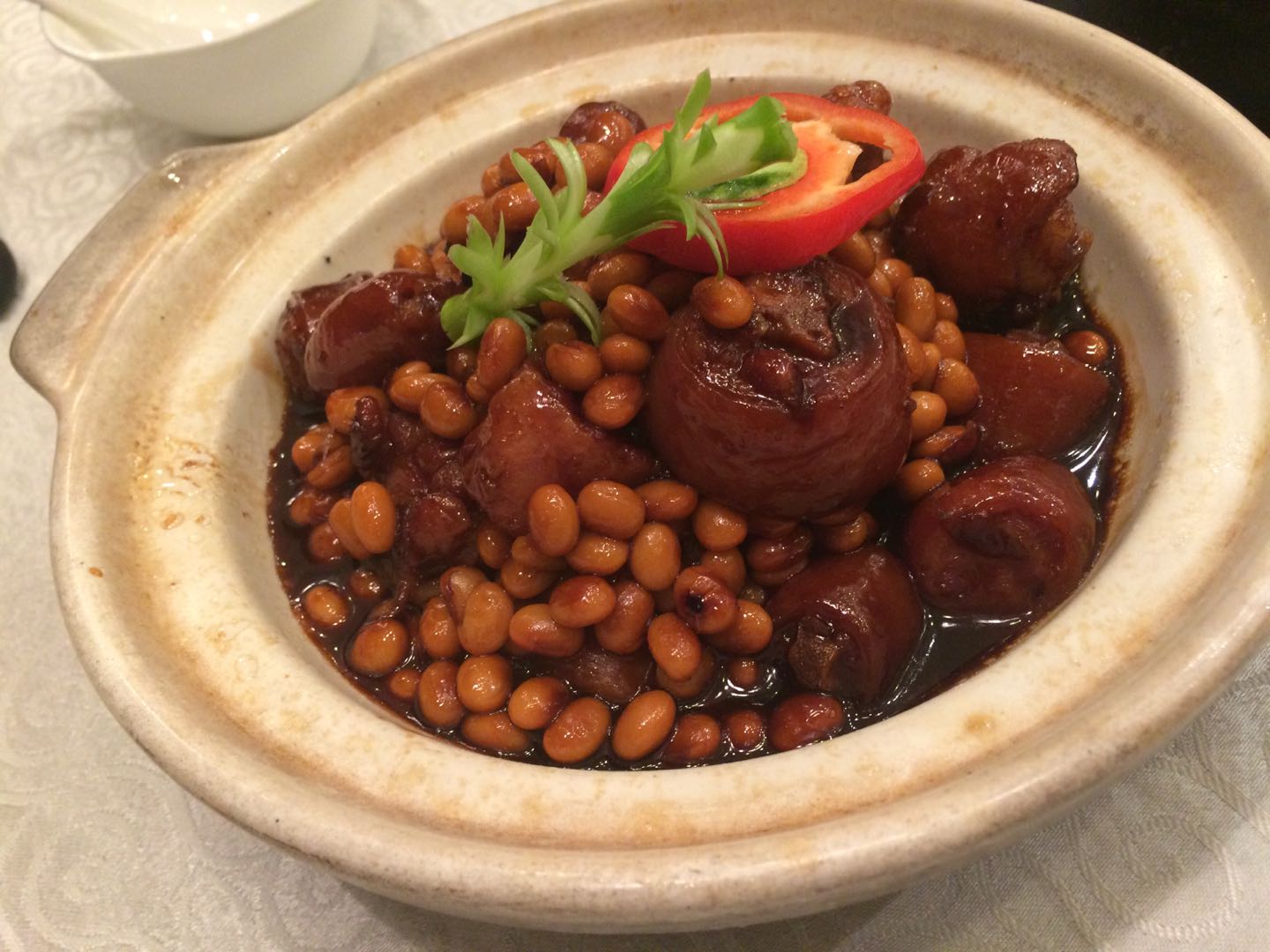 人均50块就能吃到爽,人均五十就能吃到的海鲜干锅