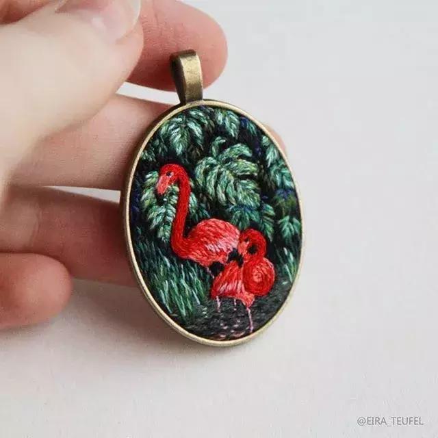 当一个程序员迷上了刺绣，就算手骨折了也无法阻止她……