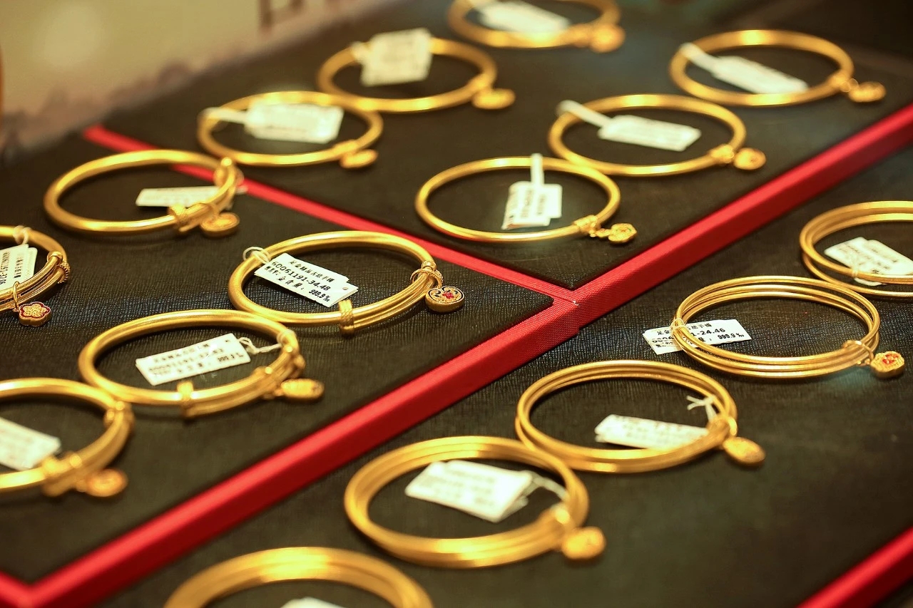 黄金首饰的出售价格表,今日买黄金首饰实体店价格