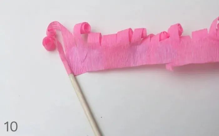 用手工纸做出来的花型装饰,软皱纹纸手工花