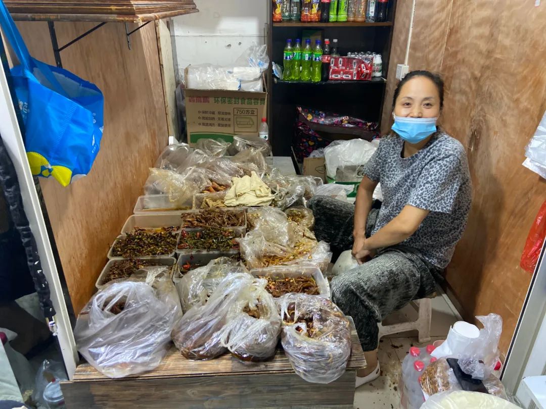 徐州闫二姐卷饼学习多少钱,闫二姐卷饼真有那么火爆吗