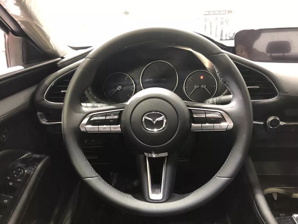 新款马3试驾,新马自达3试驾视频1.5手动挡