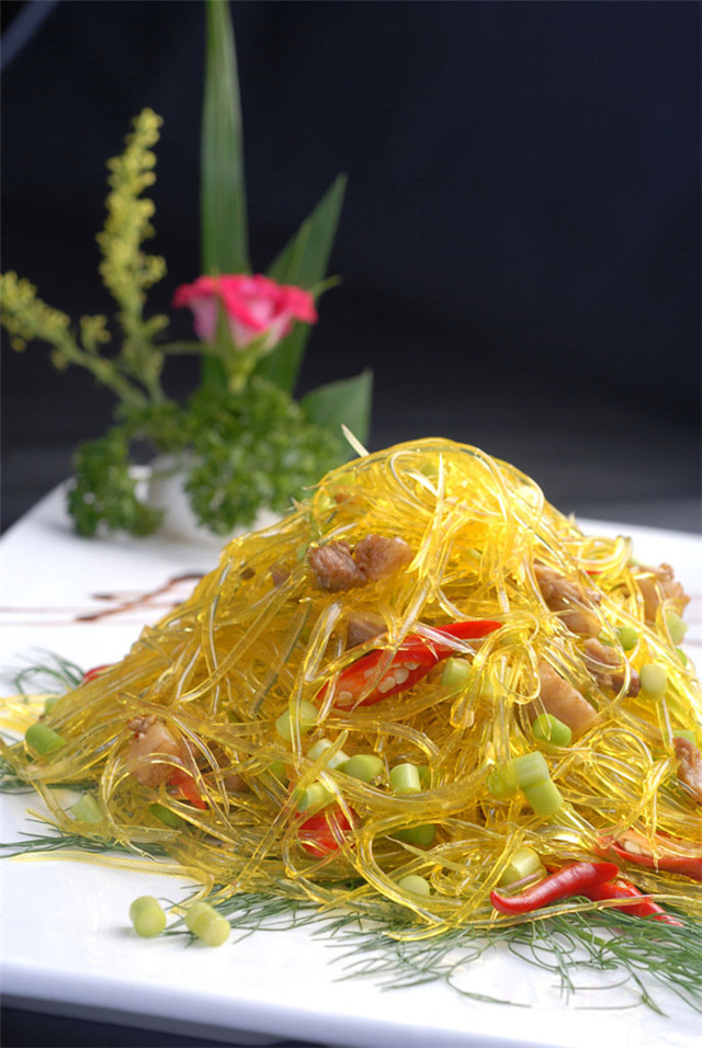 鱼翅既没味道又没营养，凭什么能成为顶级美食