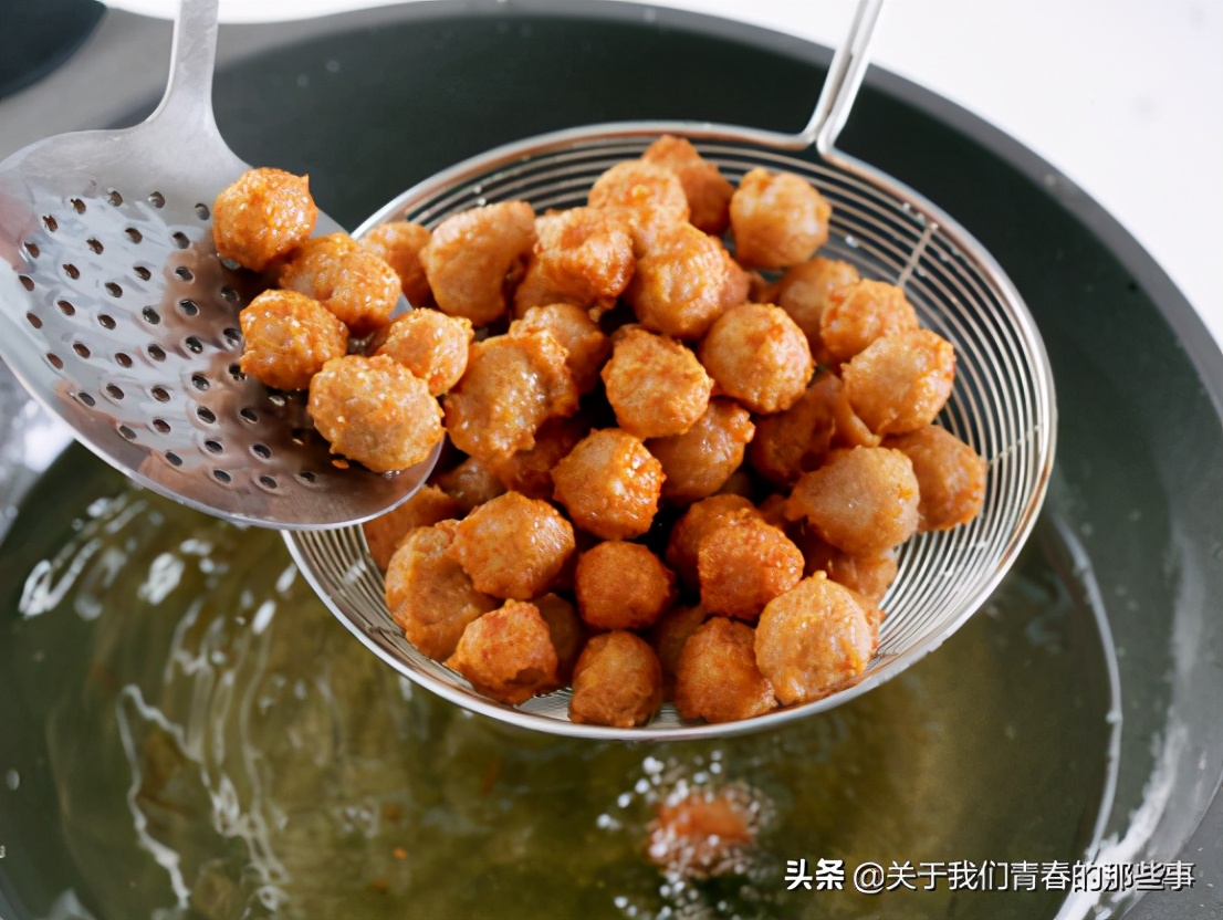 炸肉丸掌握“3加2不加”，保证外酥里嫩，满口油香，越嚼越好吃