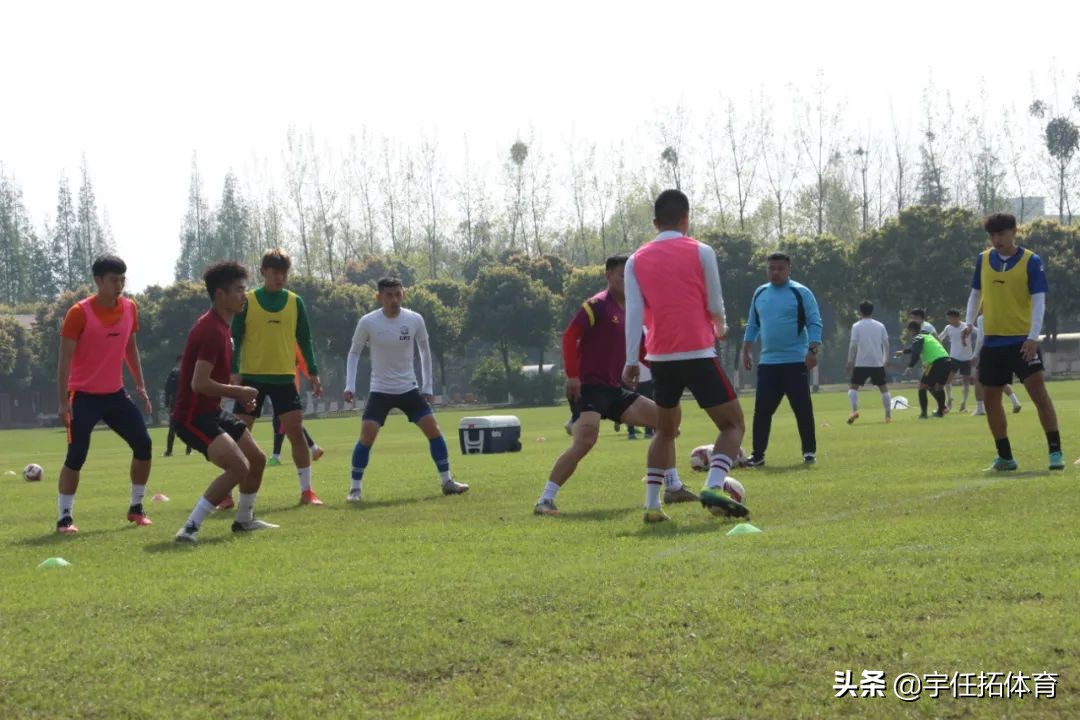 独家丨华昆高层否认单方面解约，多位名将现身淄博蹴鞠训练