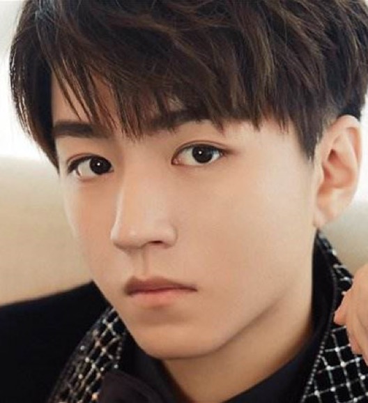 杨超越跟宋祖儿,你更吃谁的颜,为什么?