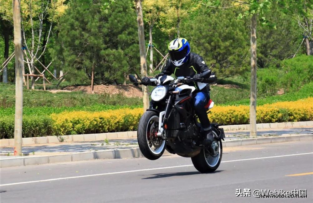 濂ュ彜鏂superveloce800,濂ュ彜鏂brutale800rr