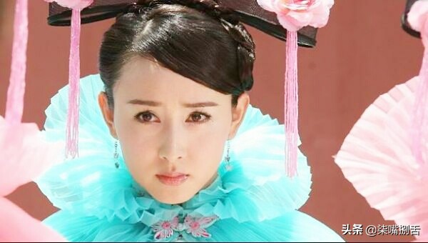 冷宫妃子翻墙出去电视剧,冷宫妃子偷跑出冷宫见到皇上