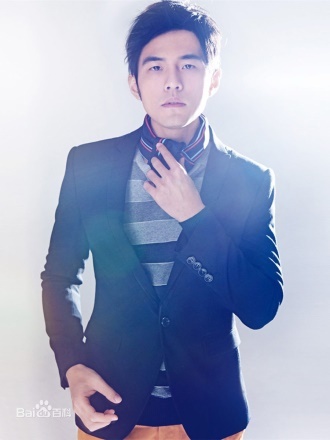 男子沉迷在社交帐号和奶茶世界中不能自拔,惹怒了8090后的一批人