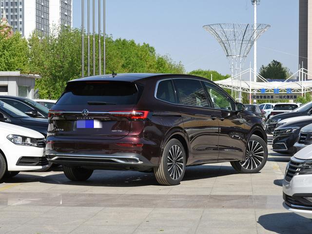 试驾威然尊贵版,威然选豪华版还是尊贵版