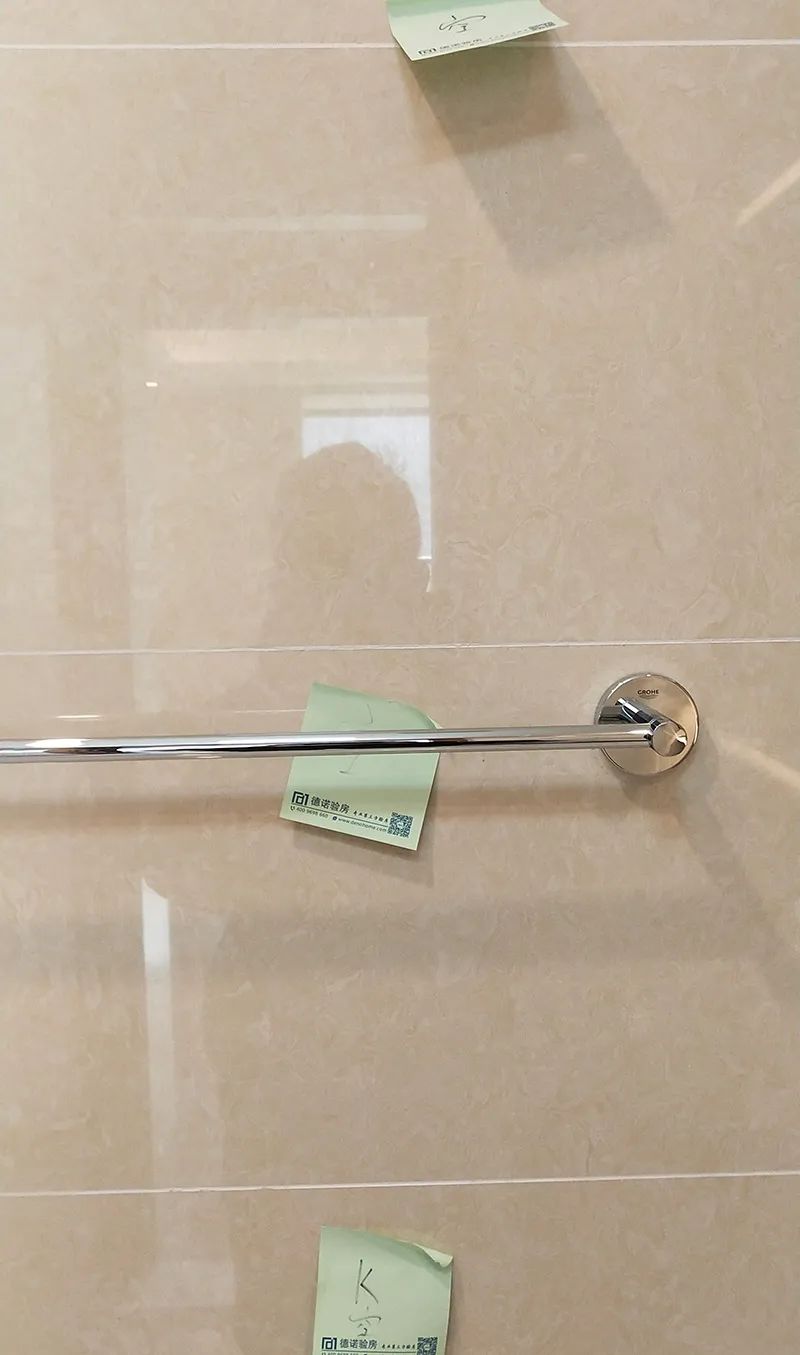 「验房案例」济南站|地板起灰划伤、壁纸不平、灯带脱落