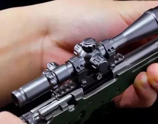 车上带刀违法吗,汽车上带什么防身不违法