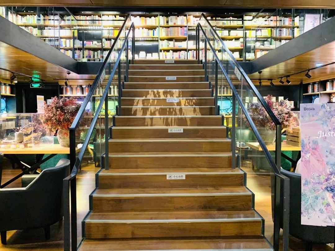 用阅读触摸成都｜在成都不能错过的10家书店（下）