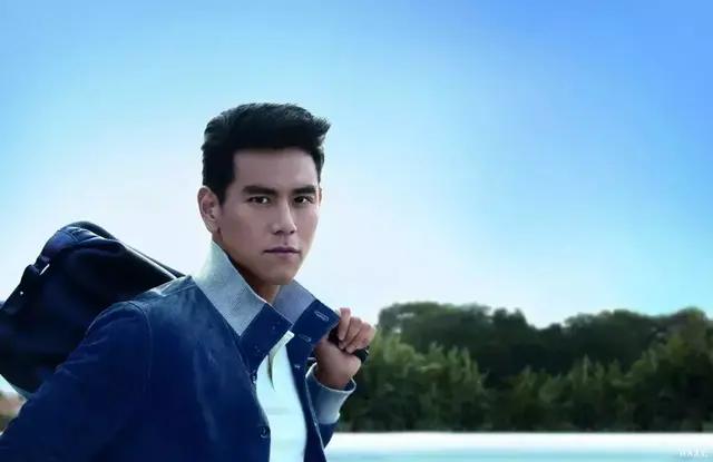 冬天开始对我冻手冻脚了,天气好冷冻手冻脚却动不了你的心