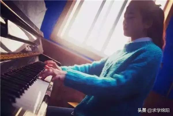 高校街拍西南科技大学城市学院,四川西南科技大学城市学院