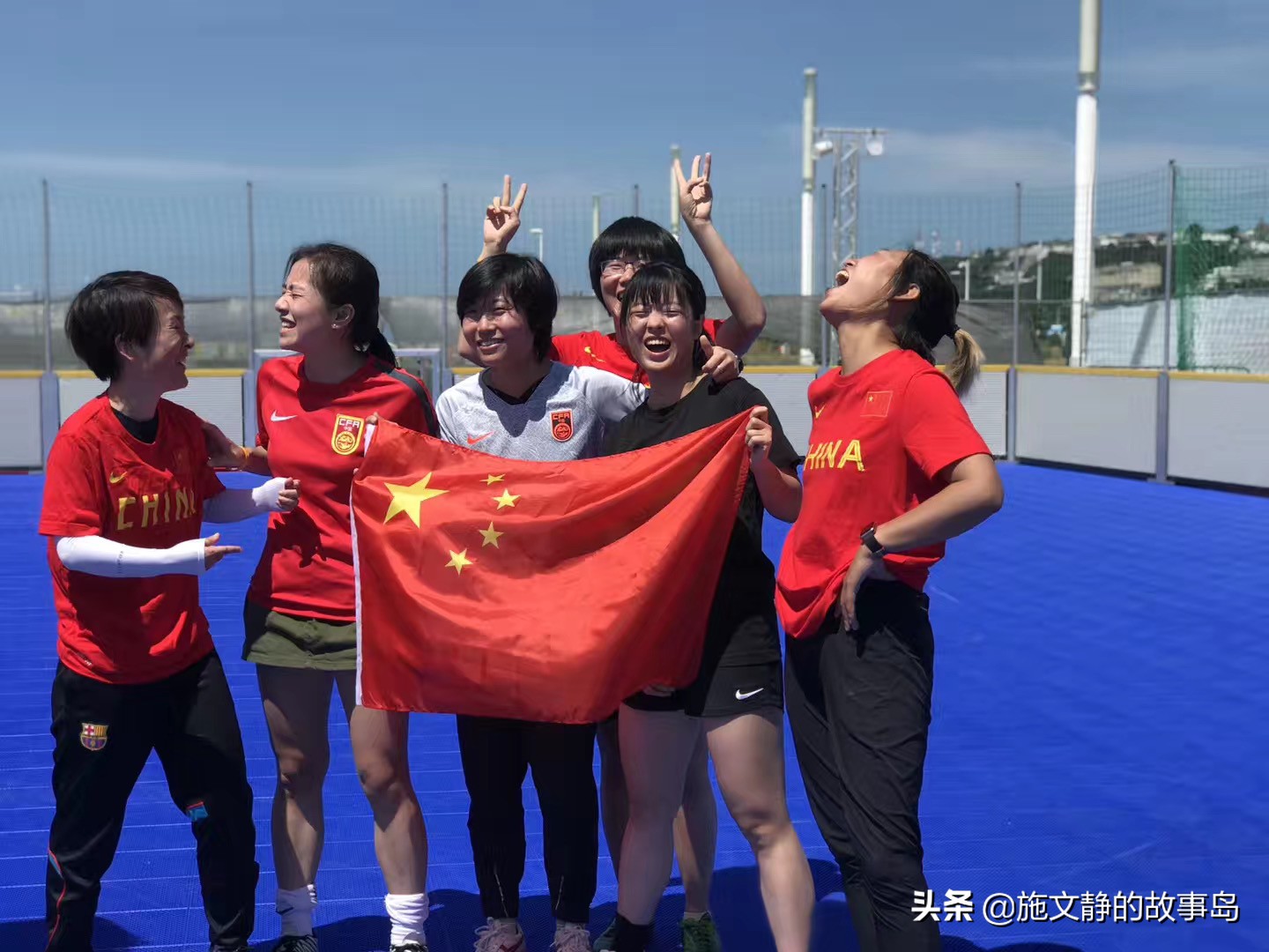 这个女生追着梦跑了二十年，终于把自己踢进了足球之梦