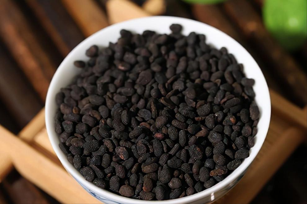 肾不好夜尿多吃什么药,肾阳虚导致的夜尿频繁