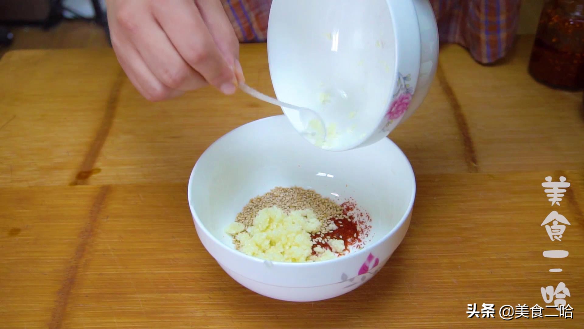 吃很多加辣加糖的麻辣拌,麻辣拌不辣怎么加辣