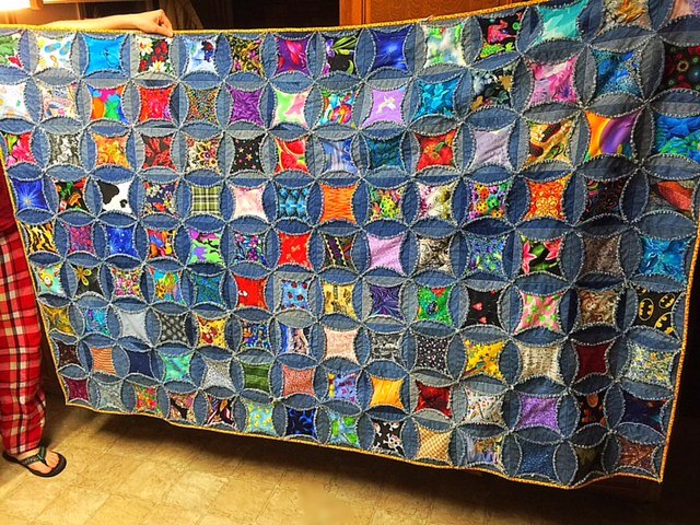 还是老妈有远见，废旧牛仔裤不扔，拆拆改改能变10件家居好物