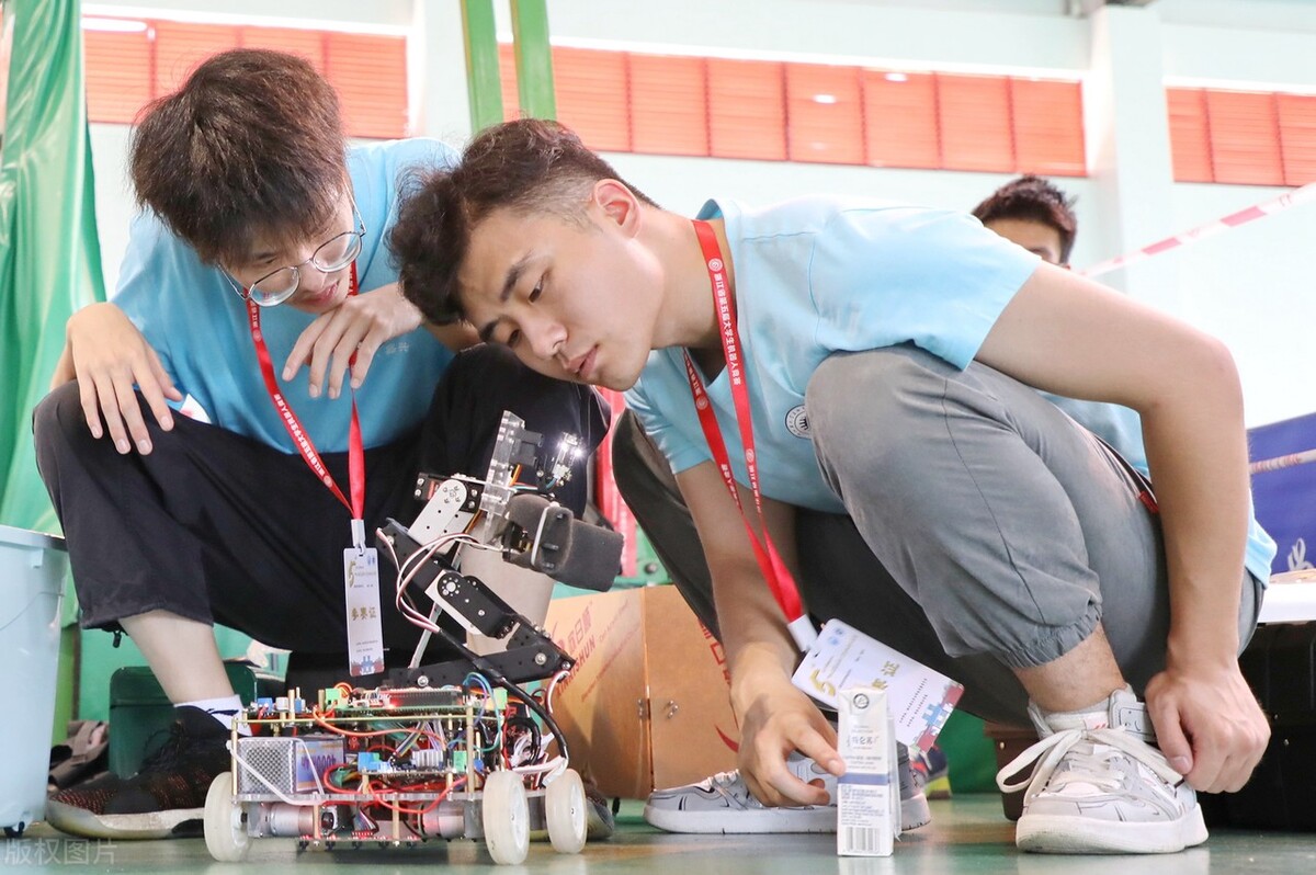 进入大学我该怎么学,到大二开始学来得及吗