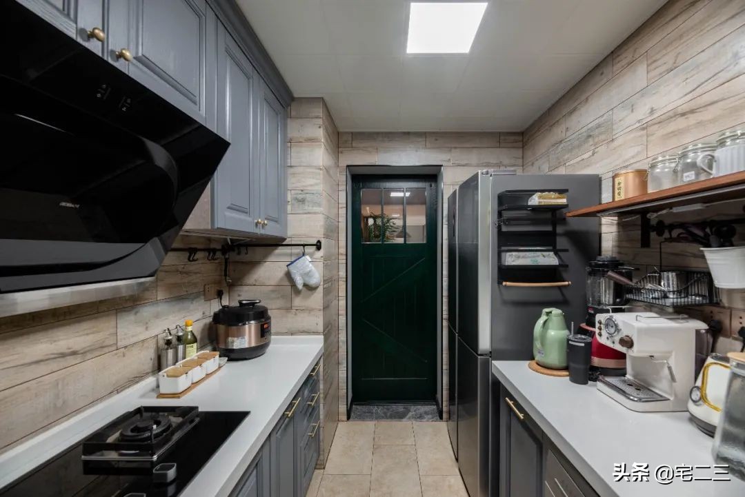 嗜好旧物的90后,用柔软的心构建家中岁月感