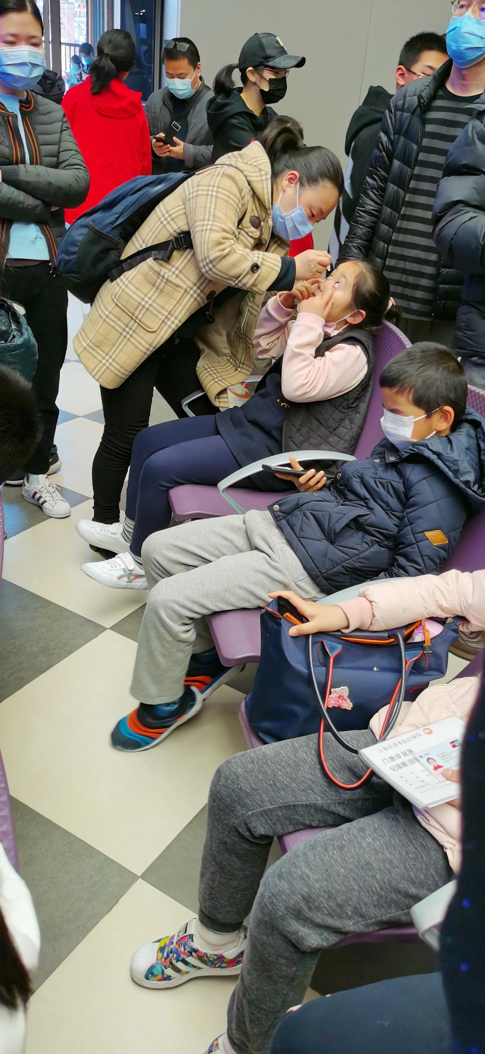 上海眼科配眼镜哪个好,上海五官科医院配近视眼镜多少钱