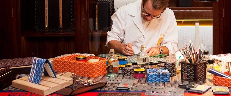 用“沉默”代言的rapper时尚爱物，“人间种草机”王菲超爱背的包