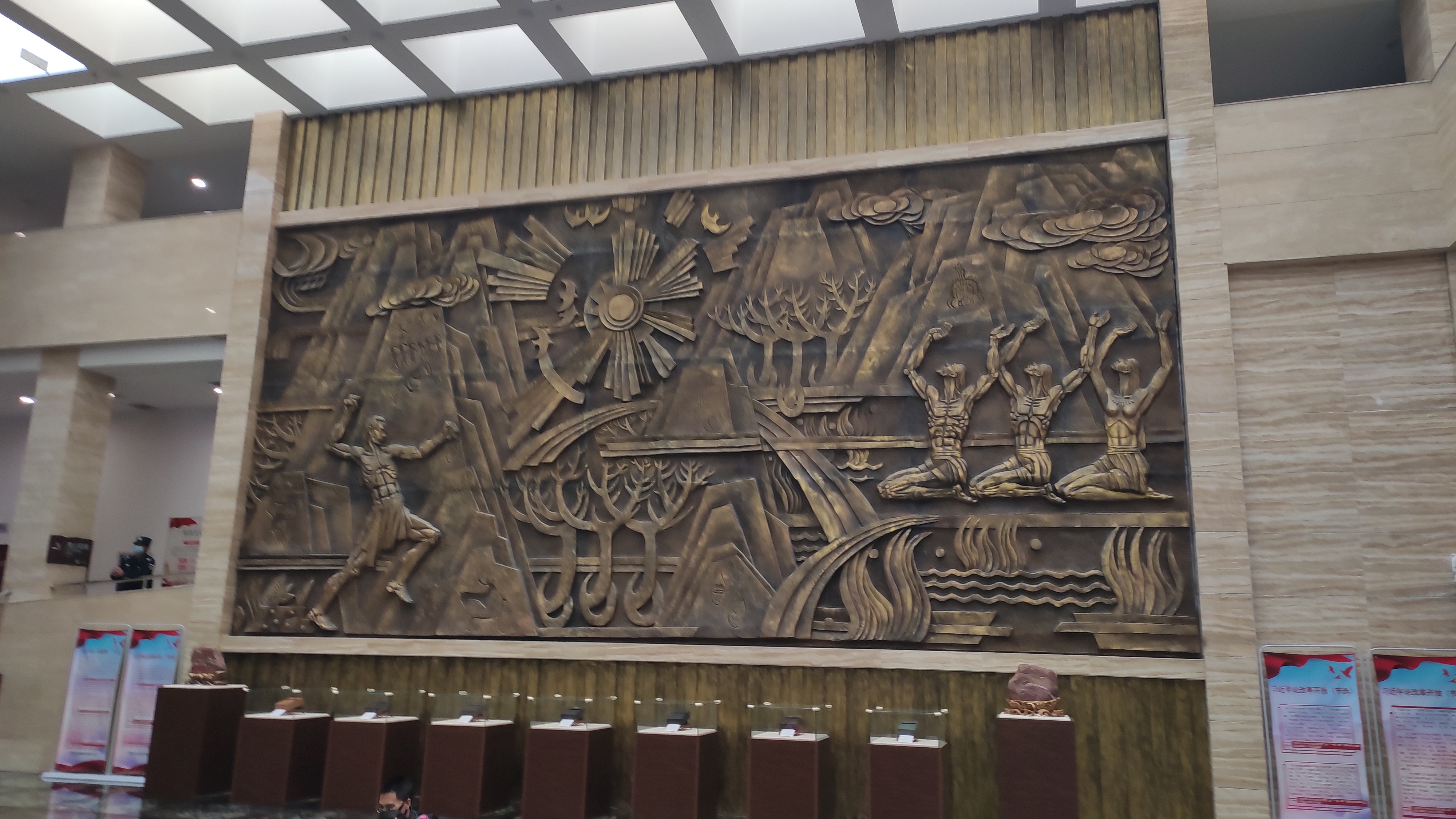 搓面下肚就发车,韩美林艺术馆里摆POSE,贺兰山边看睡佛