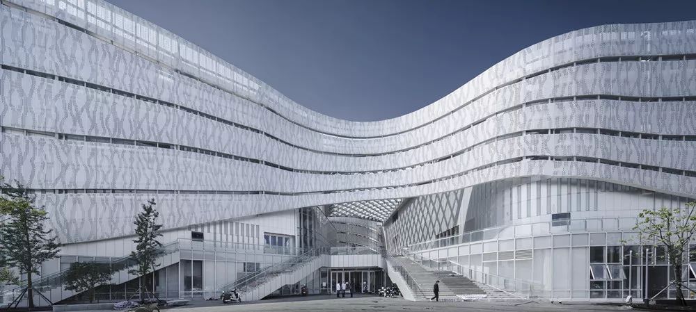 火爆到车都停不下！高新区又一综合体试营业，还有一个……