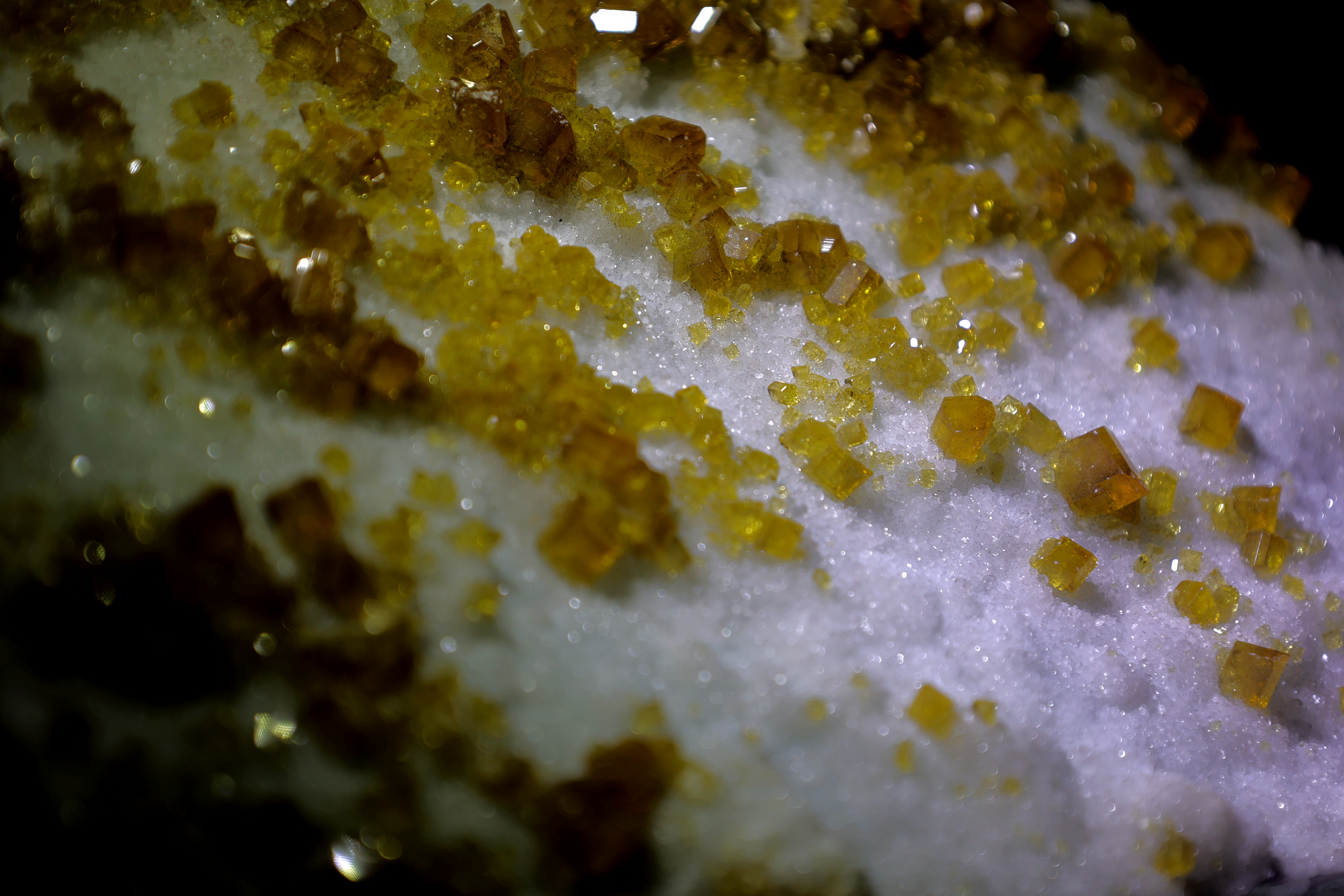 让我震撼的照片,最新高清水晶照片