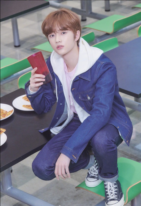 TXT出道新专辑《梦之场：STAR》即将发售，团体预告照先行