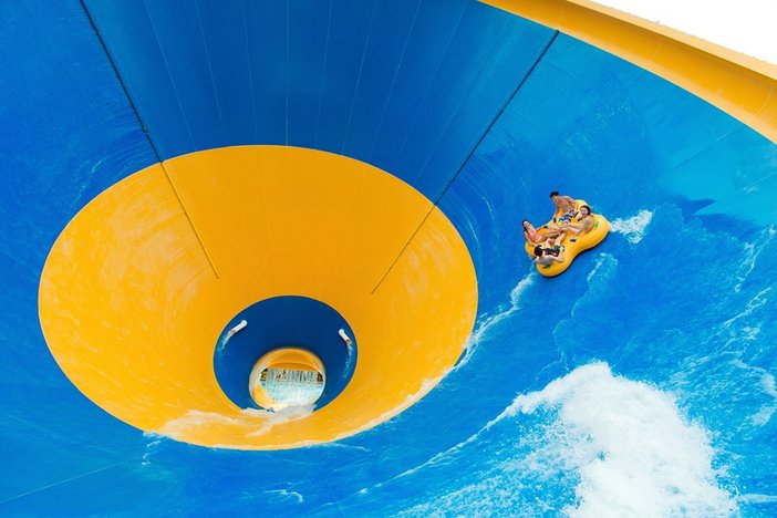 广州长隆水上乐园巨洪峡第一视角,广州长隆适合小朋友玩的水上乐园