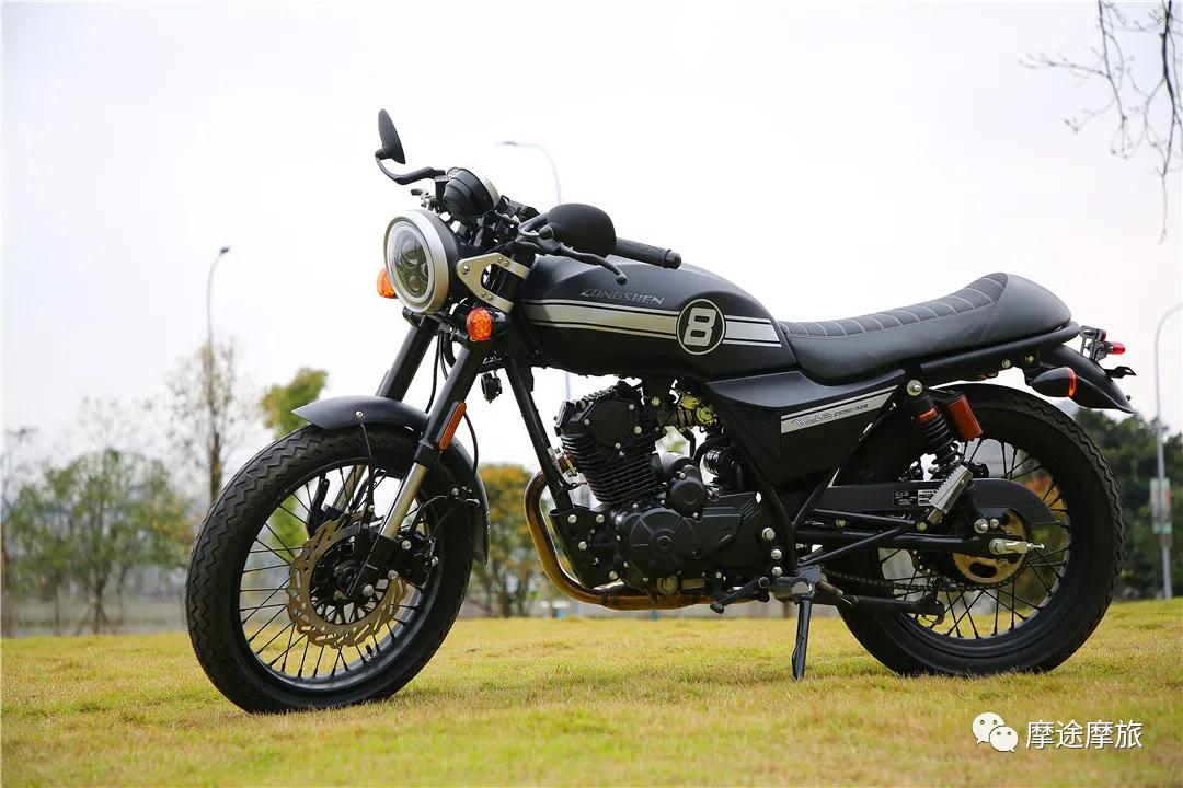 万元级复古新车，宗申WEEK8新潮版和太子摩托发布